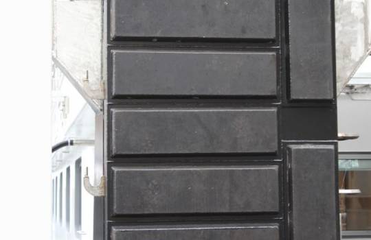 Plaques de poussée